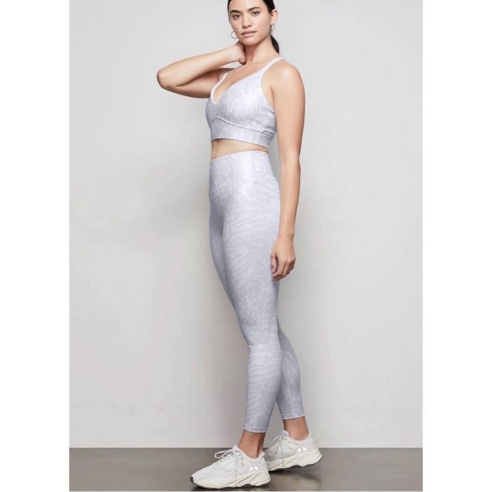 NWT Good American Icy Leopard Legging Foil White Gray- Size 2 (Medium)
